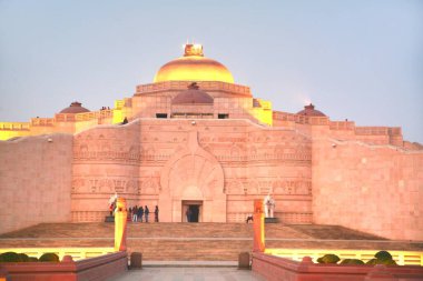  Ambedkar Memorial Park halka açık bir parktır ve Lucknow, uttar pradesh, Hindistan 'da bir anıttır..