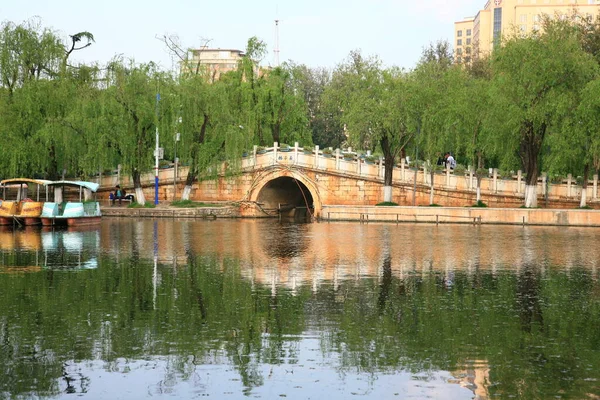 雲南省昆明市の緑の湖公園 — ストック写真