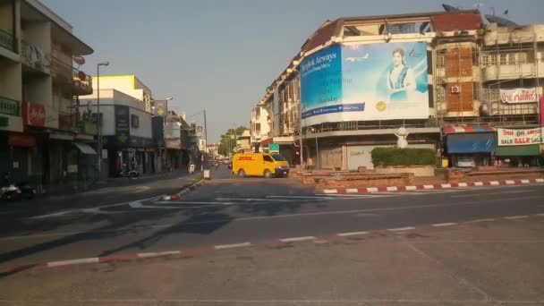 Chiangmai Tailândia Maio 2020 Tráfego Portão Thapae Cidade Chiang Mai — Vídeo de Stock