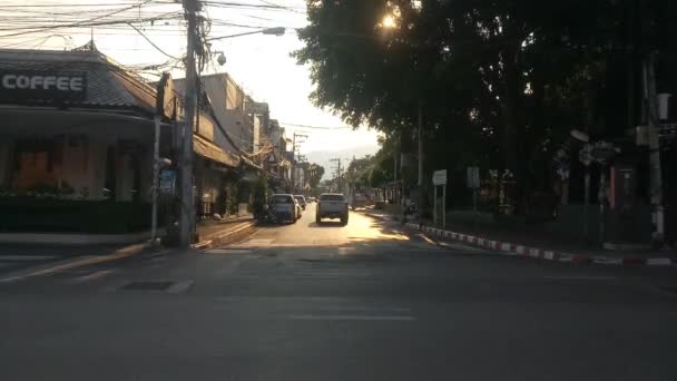 Chiangmai Tailandia May 2020 Tráfico Puerta Thapae Ciudad Chiang Mai — Vídeos de Stock