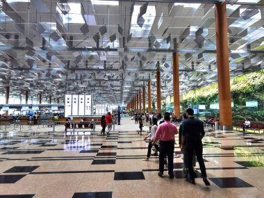 ngapore - 3 Aralık 2019 Jewel Changi Havalimanı, Singapur 'daki Changi Havalimanı' nın doğal temalı bir eğlencesidir.