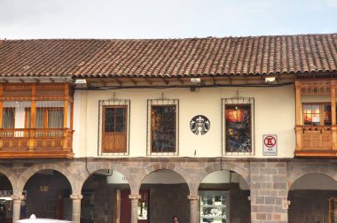 Cusco, Peru 5 Aralık 2019 Cusco şehir merkezinin atmosferine Plaza de Armas denir.