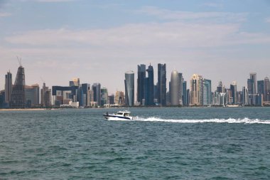 Doha, Katar 15 Kasım 2018 Doha Limanı manzarası, İslam Sanatları Müzesi Katarı 