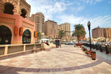 Doha, Katar 15 Kasım 2018 Pearl-Katar Doha, Katar 'daki en büyük emlak gelişimi yapay adalarından biridir.