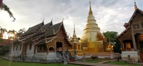 Západ Slunce Wat Fázování Chrámu Chiang Mai Thajsku — Stock video