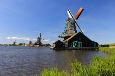 Zaanse Schans, Hollanda 'nın popüler turistik merkezlerinden biridir.