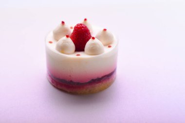 Ahududu ile lezzetli pasta