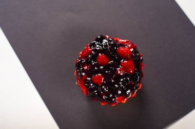 Meyveli lezzetli pasta.