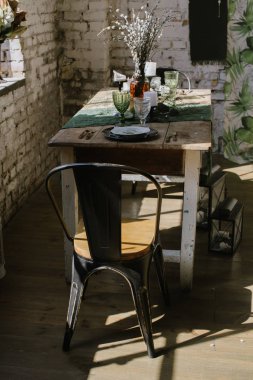 Vintage yemek masası ile hizmet