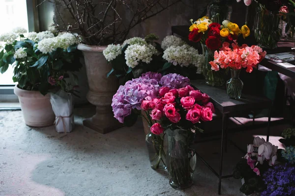 Велика Кількість Різних Квітів Квітковому Ринку — стокове фото