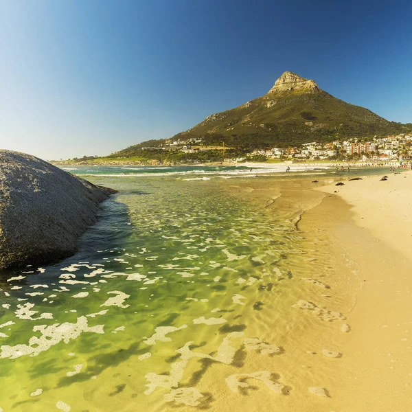 Camps Bay Beach in Kaapstad, Zuid-Afrika — Stockfoto