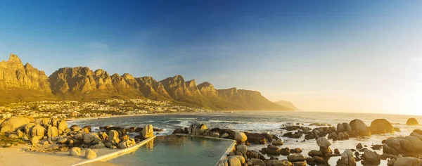 Sunset Panorama Of Camps Bay In South Africa — Stock Photo, Image