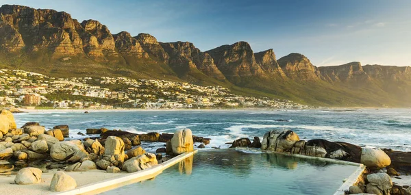 Sunset Panorama Of Camps Bay In South Africa — Stock Photo, Image