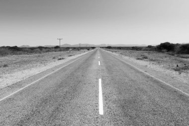 Afrika yol siyah ve beyaz