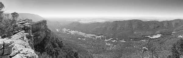 Halls Gap Grampians fekete-fehér — Stock Fotó