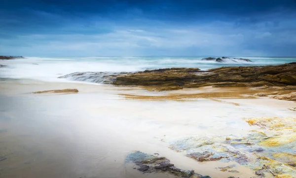 Paisaje de playa tormentosa —  Fotos de Stock