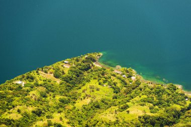 Göl kenarı tropikal