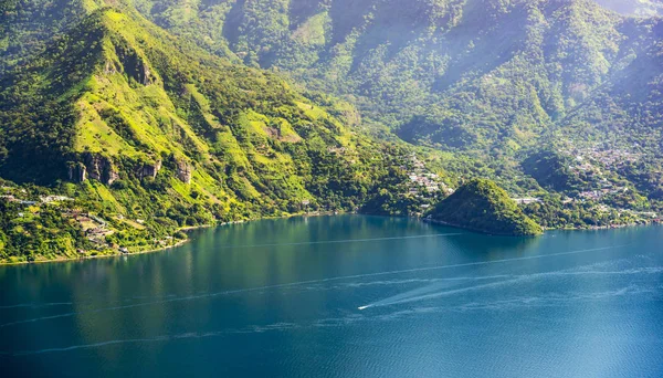 Lago Atitlan Shoreline — Foto de Stock