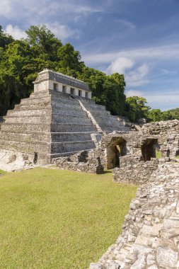 Palenque, Meksika - 29 Kasım: Maya tapınak 29 Kasım 2016 üzerinde Palenque içinde yok eder. Palenque 1987 yılında Unesco tarafından dünya mirası ilan edildi.