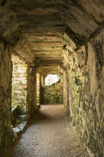 Il corridoio del palazzo a Palenque — Foto Stock