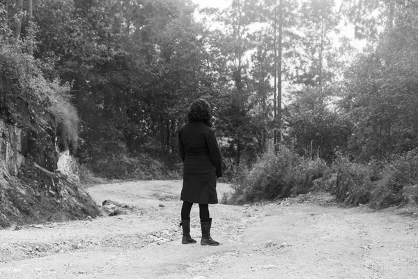 Woman In Forest Black And White — Stock Photo, Image