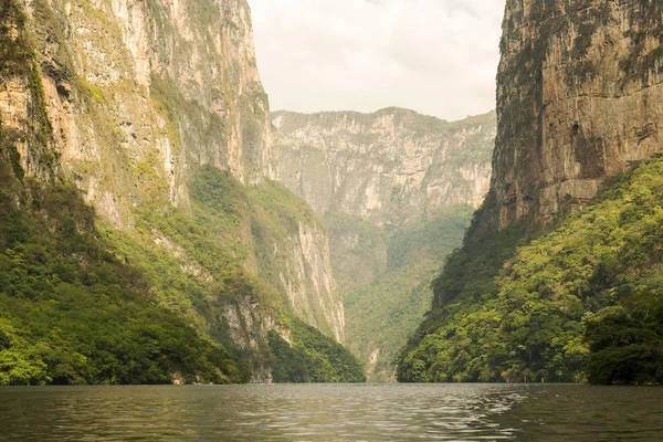 Sumidero Canyon Chiapas Meksika Büyük Kanyon Duvarları Ile — Stok fotoğraf