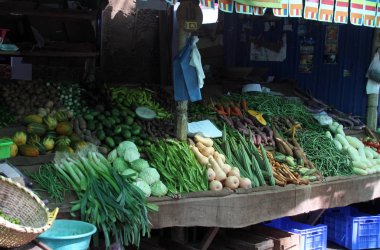 Sri Lanka Adası Pazarı 'nda sebzeler satılıyor.
