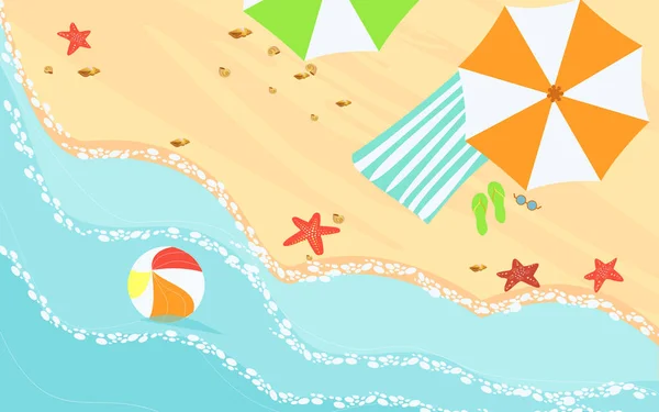 Vectorillustratie van bovenaanzicht op strand, zand, handdoek, paraplu's, slippers en bal op het water van de blauwe oceaan. Zomer illustratie in de vlakke stijl cartoon. — Stockvector