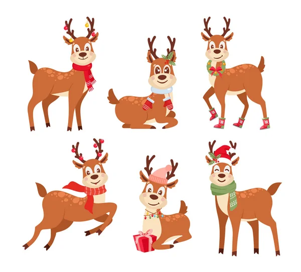 平面ベクトルイラストを再描画します。スカーフやプレゼントでかわいいサンタクロースのヘルパー。面白い鹿漫画のキャラクターコレクション。白い背景に隔離された冬の季節のお祝いの動物パック. — ストックベクタ