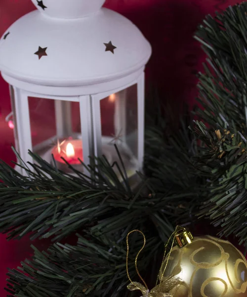 Lanterne de Noël avec branche de sapin — Photo