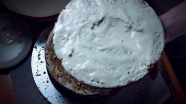 Sünger ve krem pastayla bina 4 k pasta Baker