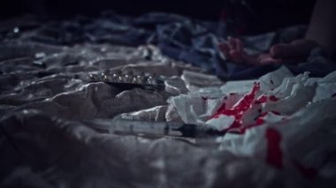 4k evsiz ilaç ilaç doz handv içinde olan kadın