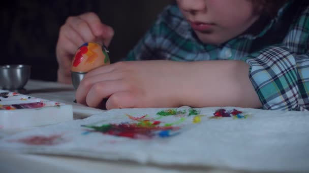 4K Home Shot Of Child Painting Easter Eggs — Stock Video