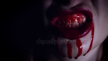 4 k korku Close-Up kan ekşitmeden içinde kadın dudaklar