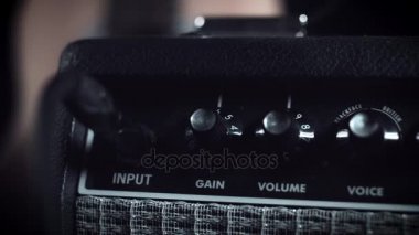 elektro gitar amplifikatör