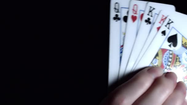 Poker volles Haus in der Hand — Stockvideo