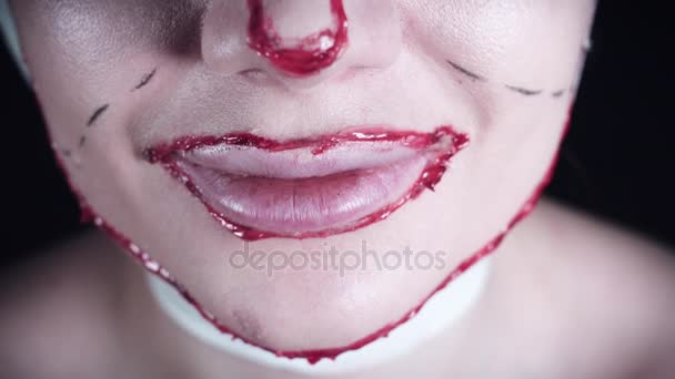 Slachtoffer vrouw mond — Stockvideo
