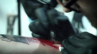 İngiltere'de dövme profesyonel ana işleri