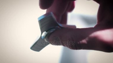 Topluca spinner stres giderici olarak pazarlanan bir oyuncak olduğunu. Bir yatak çok loblu bir düz yapı metal ya da plastik yapılan ortasına oluşur.