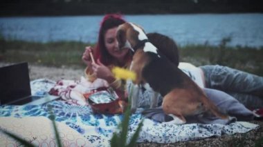 Güzel beyaz insanlar poz