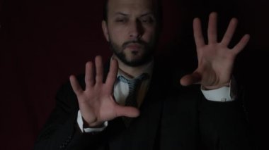 30 yaşında beyaz adam