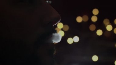 30 yaşında beyaz adam