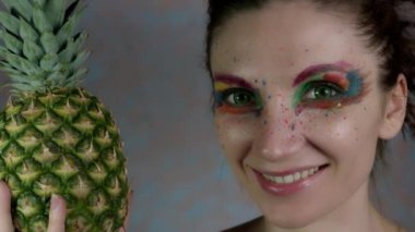 Beyaz oyuncu gerçekleştirme.