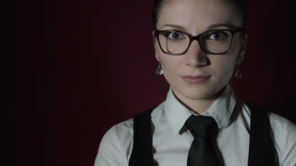 Kaukázusi színésznő teljesítő. — Stock videók