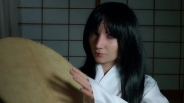 Beyaz oyuncu gerçekleştirme.