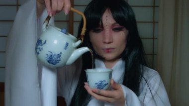 Beyaz oyuncu gerçekleştirme.