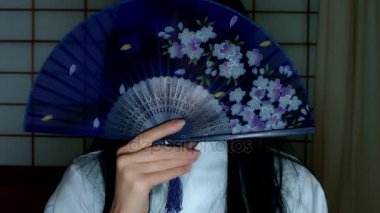 Beyaz oyuncu gerçekleştirme.