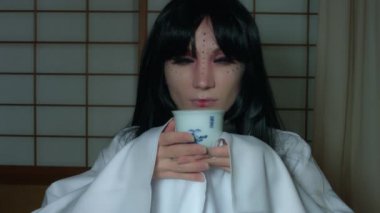 Beyaz oyuncu gerçekleştirme.