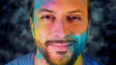 Beyaz oyuncu gerçekleştirme.