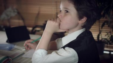 hareket eden beyaz kişinin